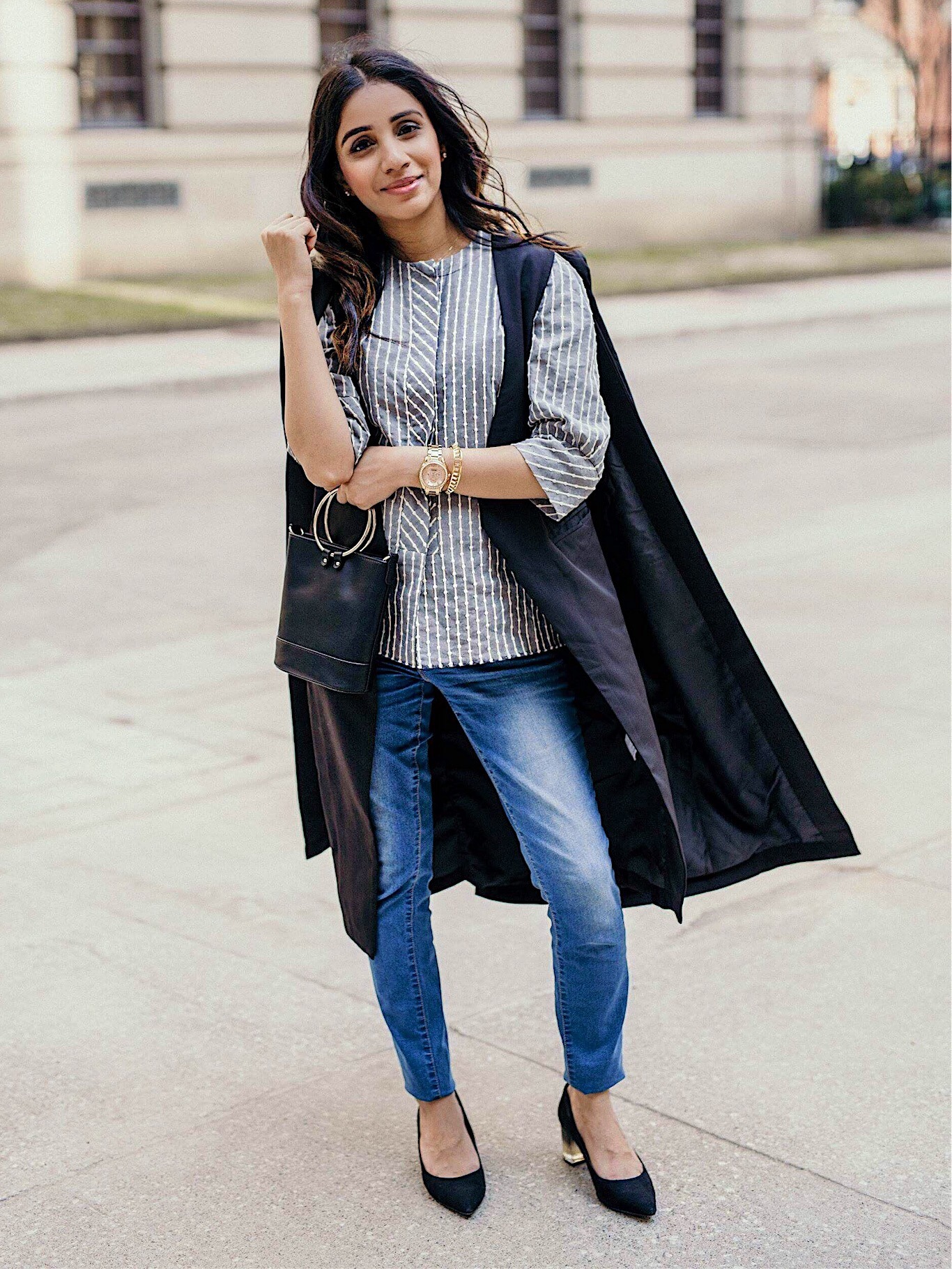 SincerelyHumble Faiza Inam OOTD Fashion style icon trench coat shein express crossbag pregnancy style cape coat style