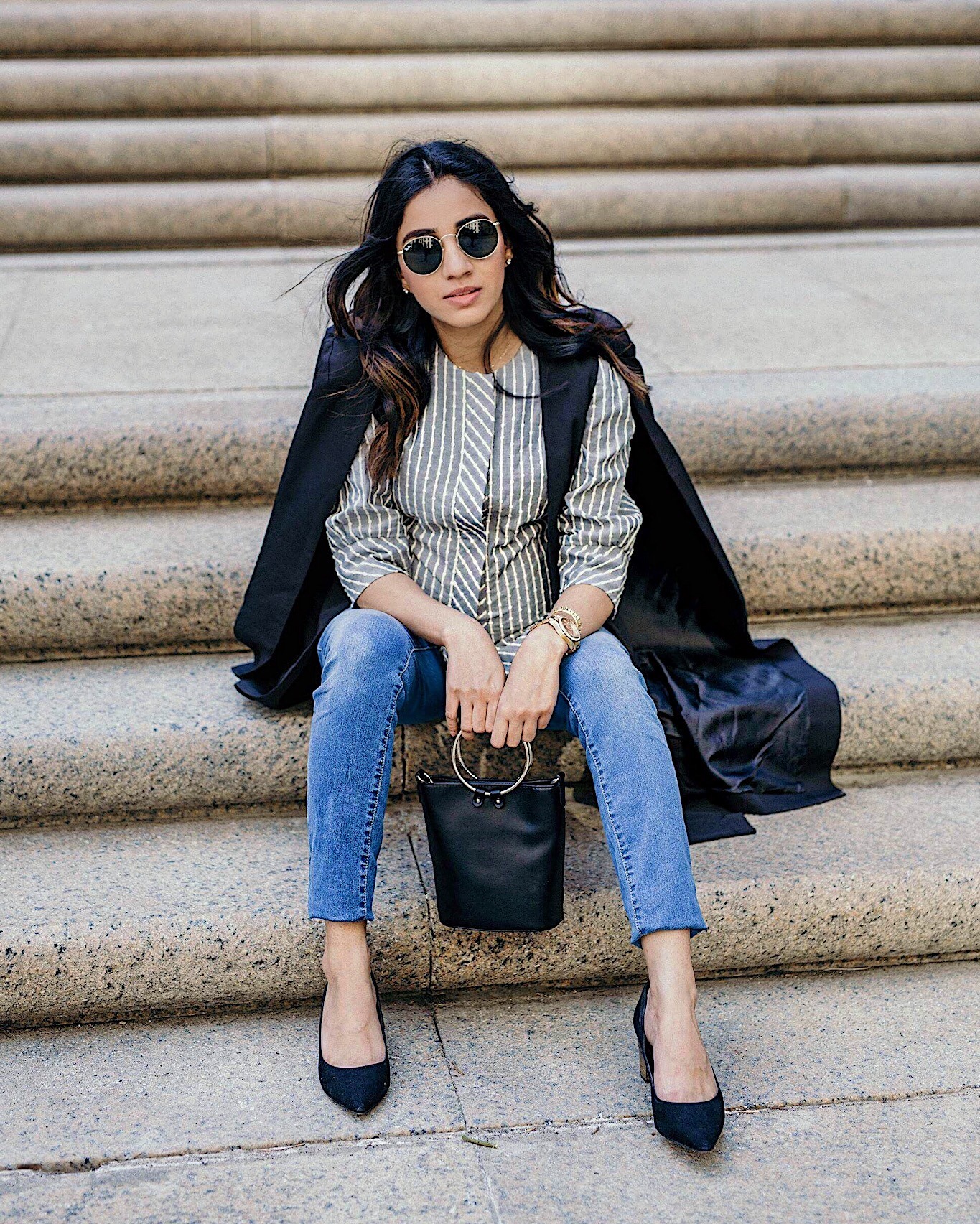 SincerelyHumble Faiza Inam OOTD Fashion style icon trench coat shein express crossbag pregnancy style cape coat style