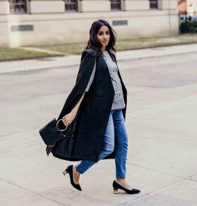 SincerelyHumble Faiza Inam OOTD Fashion style icon trench coat shein express crossbag pregnancy style cape coat style