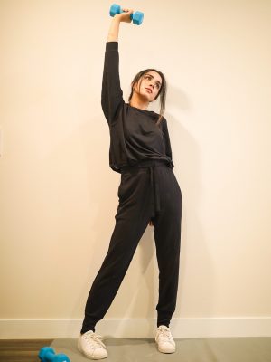 Lounging-in-the-Coziest-Loungewear-Faiza-Inam-pajamas-sweatshirt-look-4